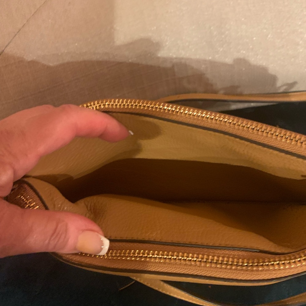 💥💥NWT off COACH LYLA XBODY LIGHT SADDLE TRIPLE GUSSET - Picture 5 of 10